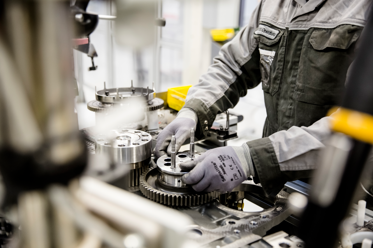 Renault Trucks Engine Plant France 2