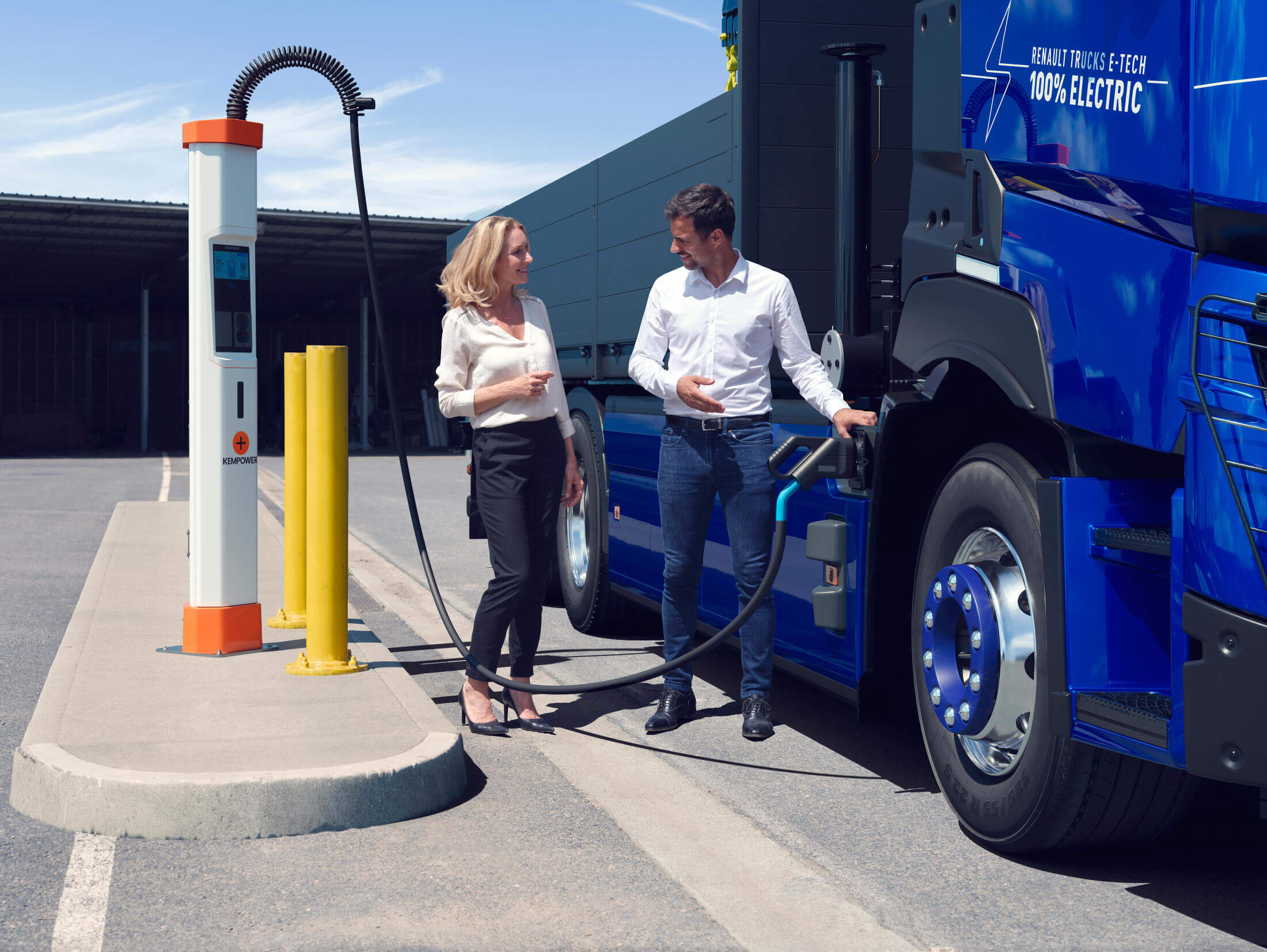 Renault Trucks E-TECH C charging