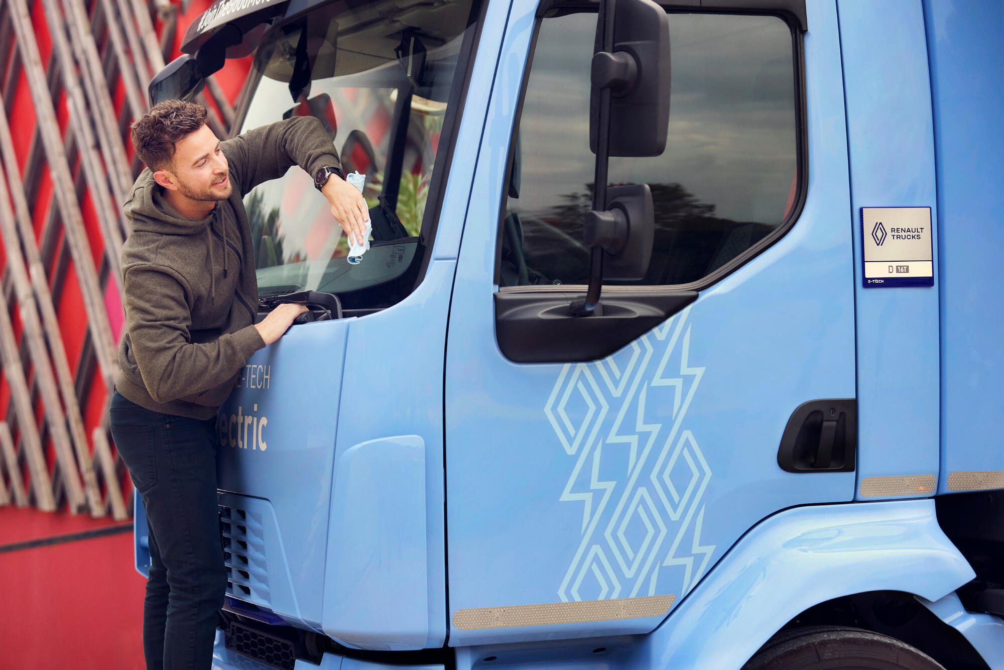 Renault Trucks E-Tech D Cleaning