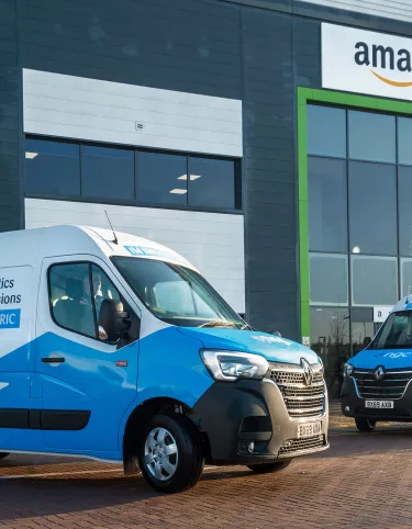 Renault Master Red Amazon NGC logistics