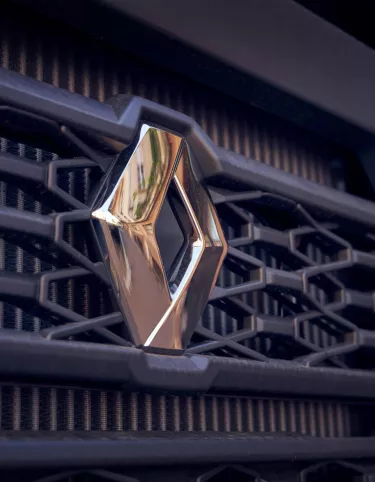 RT logo and grill